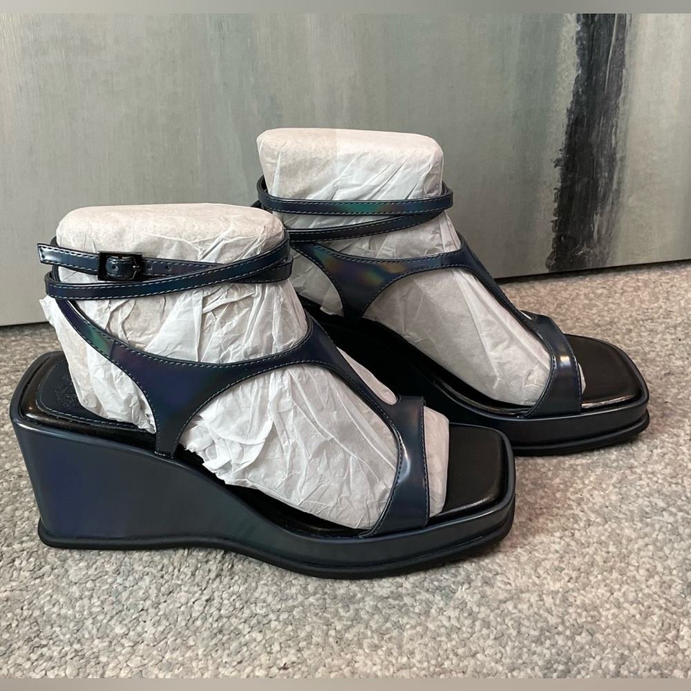 Vince Camuto Platform Wedge Sandal in Gunmetal Holographic ๐โจ - Size 7.5 (NIB) - Picture 5 of 16